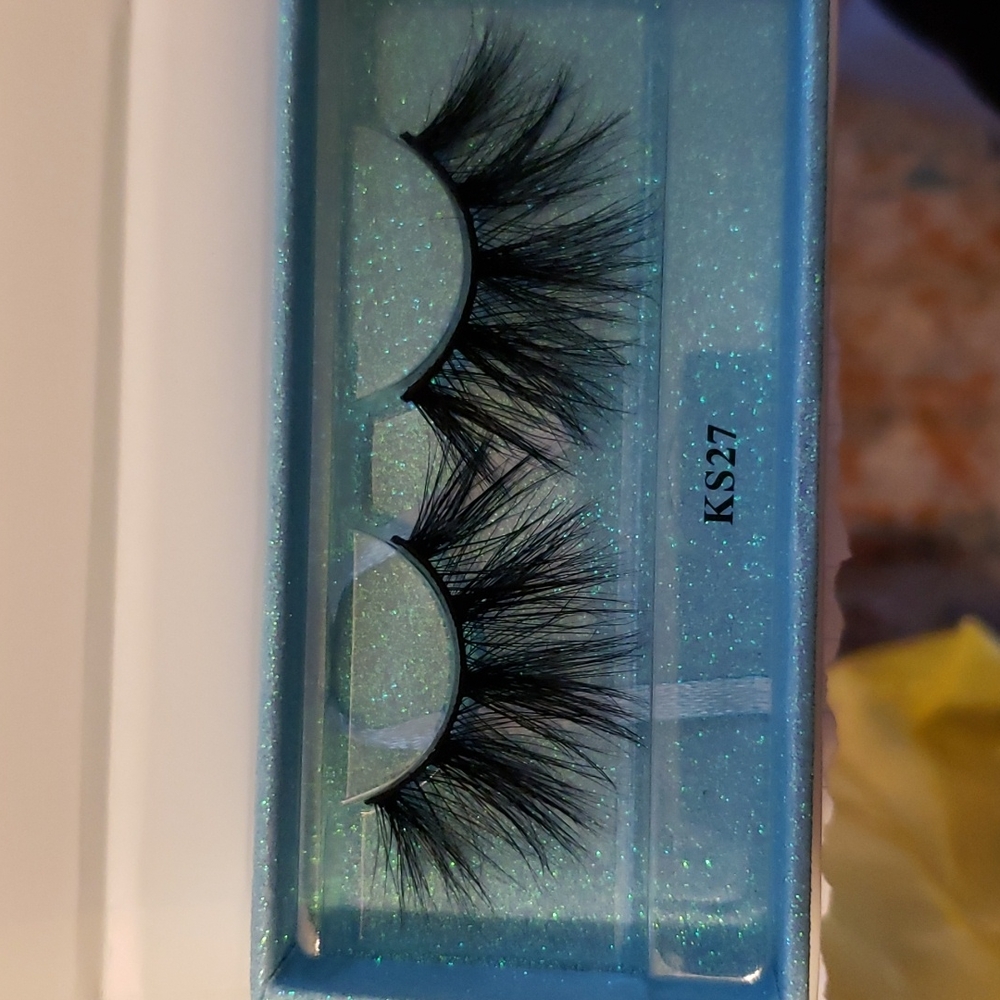 Mink eye lash extensions